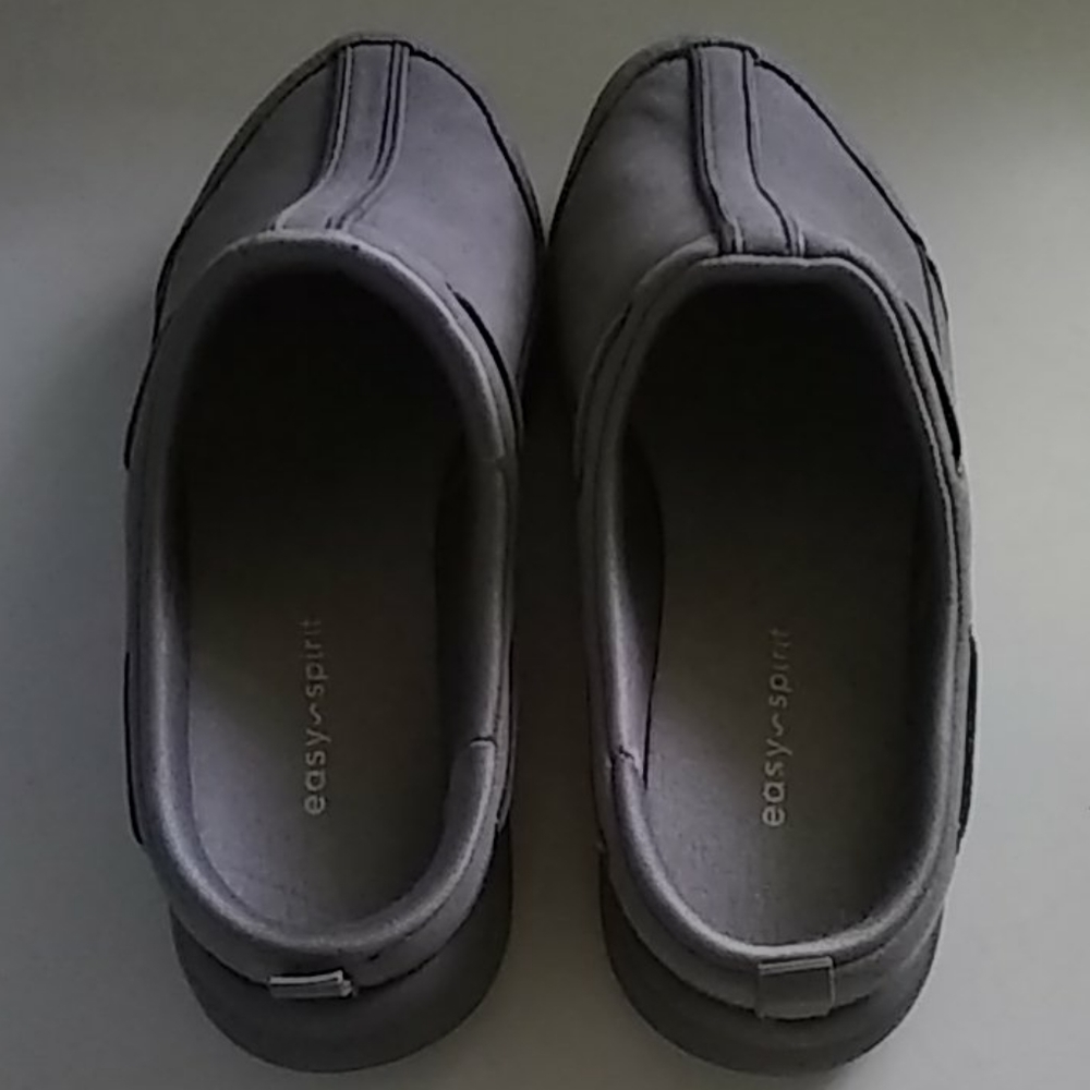 Women's slip on shoes